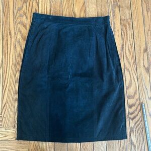 Elegant Black Leather Pencil Skirt